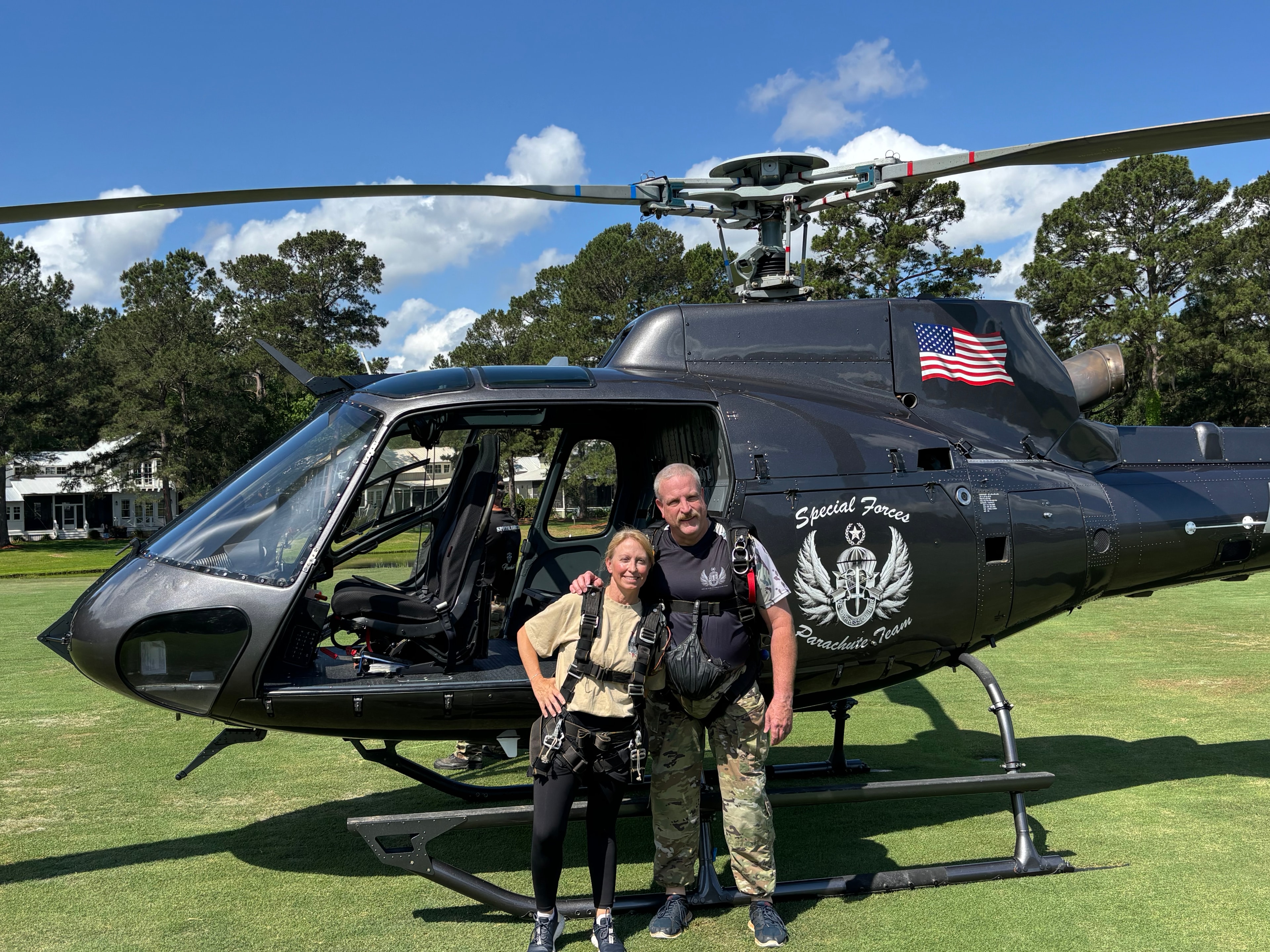 Special Forces parachute team in helicopter at the Oldfield Golf Classic
